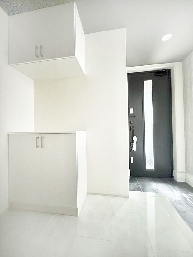 ■ 毎日を気持ちよく迎える、明るく温もりのある玄関