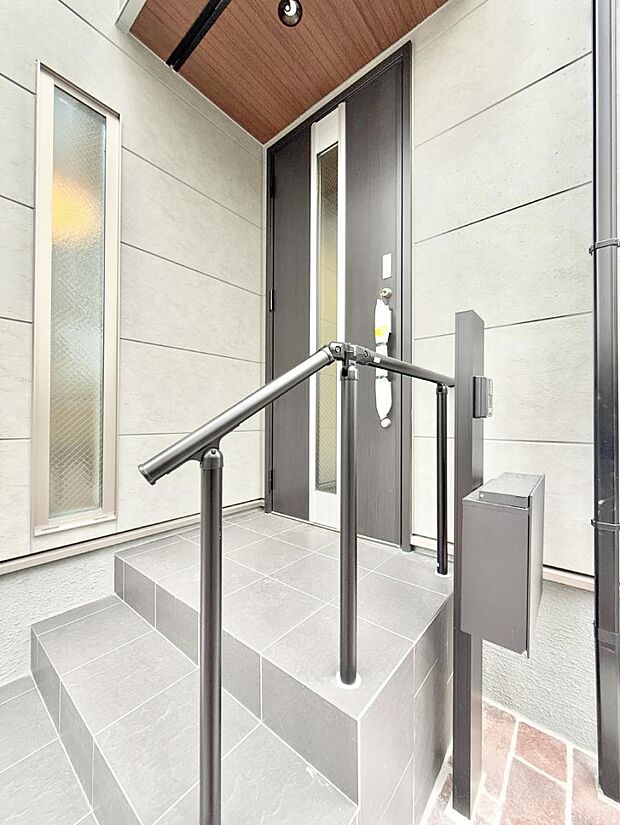 ■ 心地よい暮らしへとつながる、温かい玄関