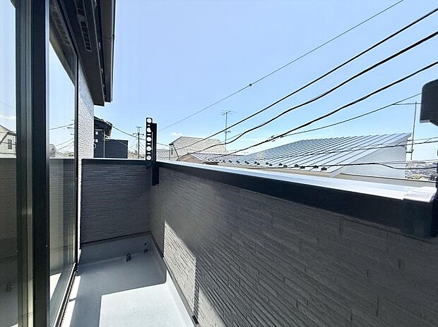 ■ 自然を身近に感じる、開放的なバルコニー