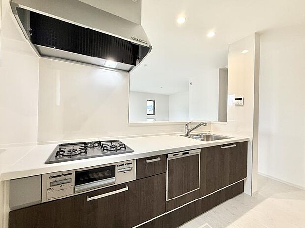 ■シンプルで美しく心地よい時間を生むキッチン空間