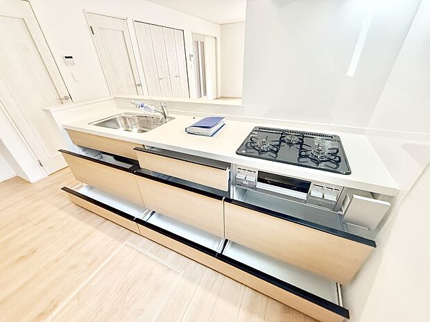 ■家族の絆を深める、温もりのあるキッチン