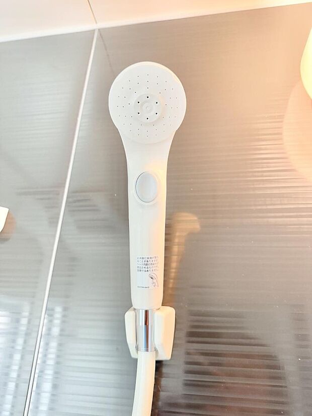 ■手元で簡単に止水できるため、水の無駄遣いを減らすことができます。