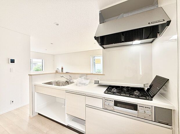 ■シンプルで機能的、毎日使いやすいキッチン