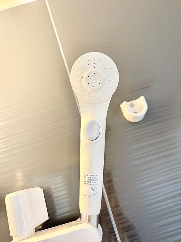 ■手元で簡単に止水できるため、水の無駄遣いを減らすことができます。