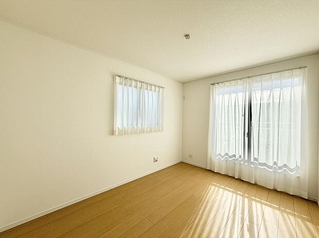 ■落ち着いた色合いのお部屋で穏やかな時間を楽しめます