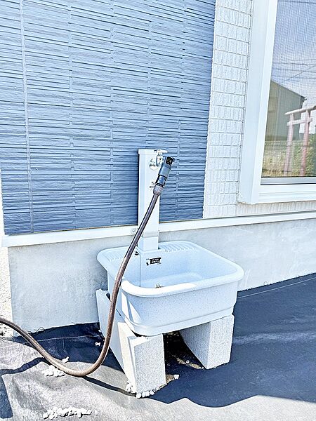 ■洗車もご自宅でできる便利な散水栓付き！