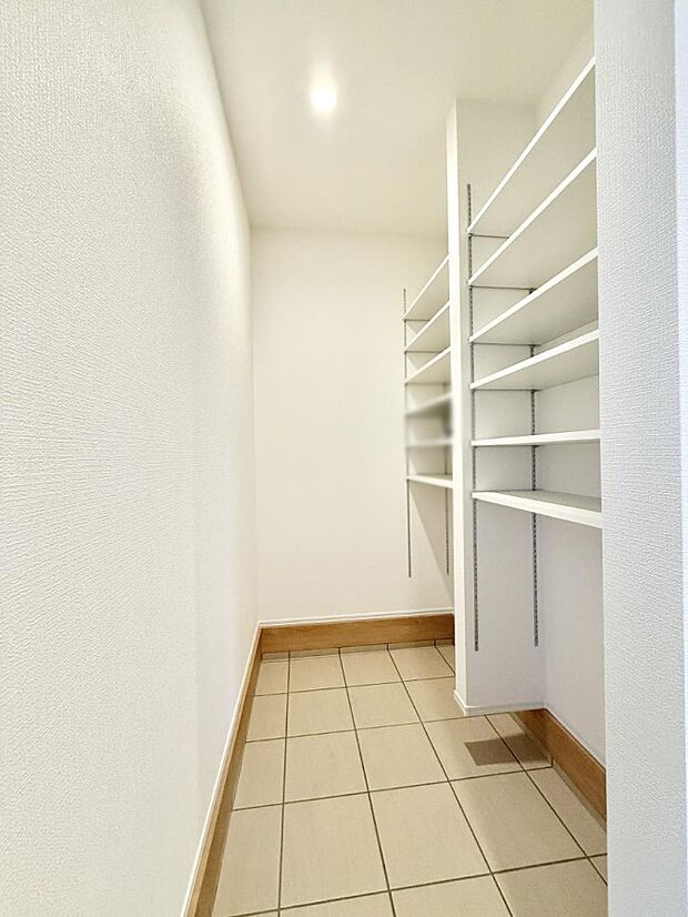 ■シューズインクローゼット付なので、外で使う物をまとめて収納、すっきり玄関に