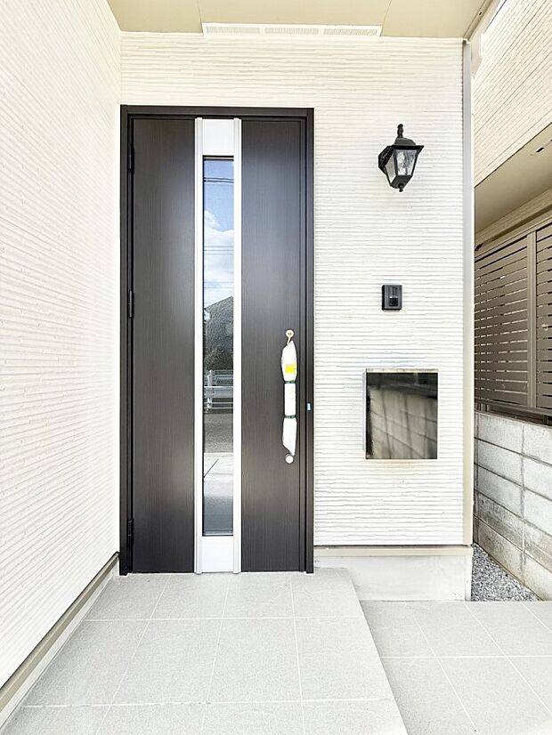 ■ 心地よい暮らしへとつながる、温かい玄関