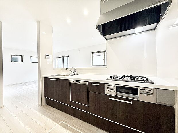 ■シンプルで機能的、毎日使いやすいキッチン