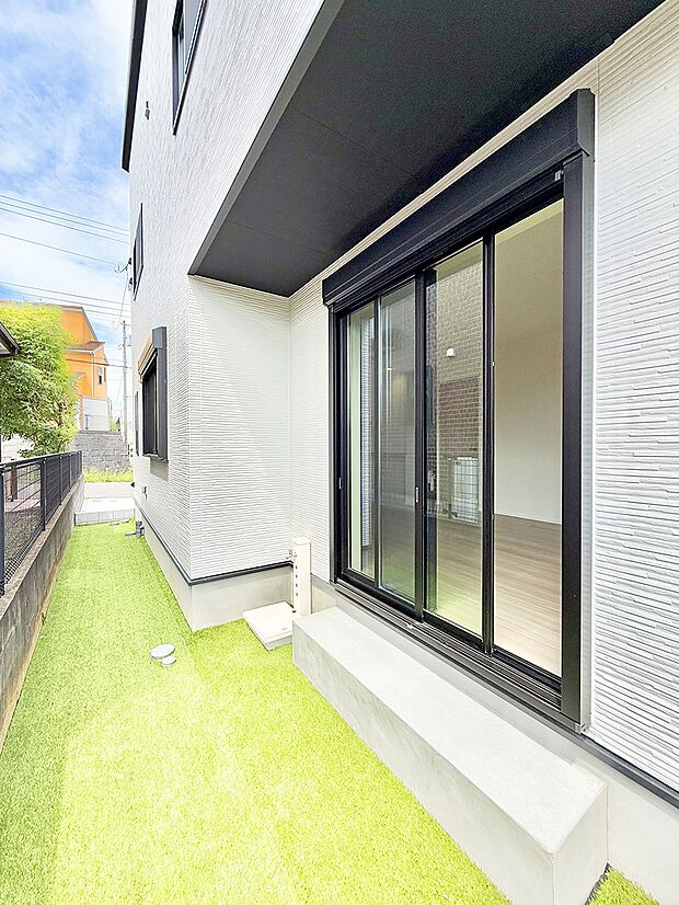 ■庭付き住宅はガーデニングや家族のイベントなど多様な使用用途で活用できます  