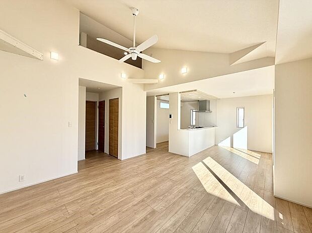 ■くつろぎと笑顔が集まる、心温まるリビング