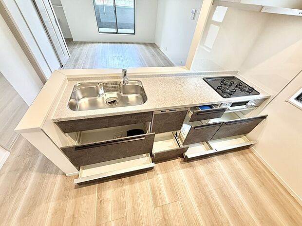 ■シンプルで機能的、毎日使いやすいキッチン