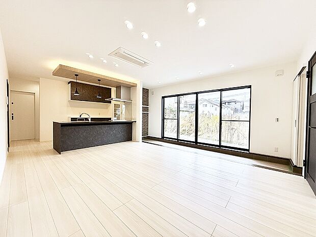 ■心落ち着く場所、ゆったり過ごせるリビング