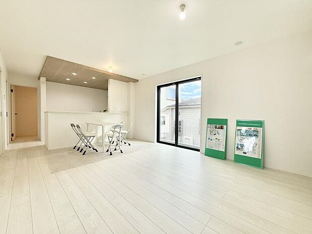 ■くつろぎと笑顔が集まる、心温まるリビング