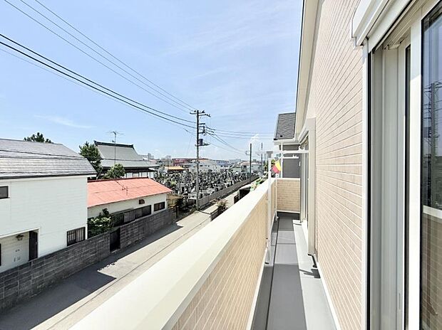 ■ 季節の移ろいを感じられる開放的な空間です