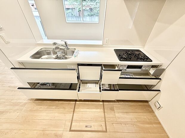 ■家族の絆を深める、温もりのあるキッチン