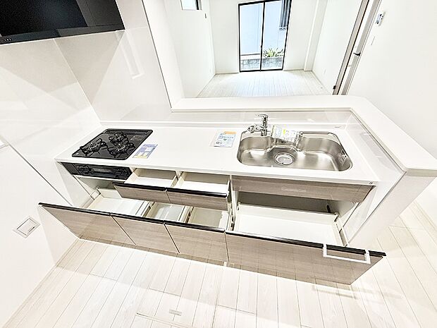 ■家族の絆を深める、温もりのあるキッチン