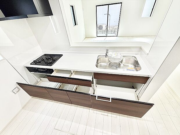 ■家族の絆を深める、温もりのあるキッチン