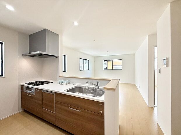 ■シンプルで機能的、毎日使いやすいキッチン