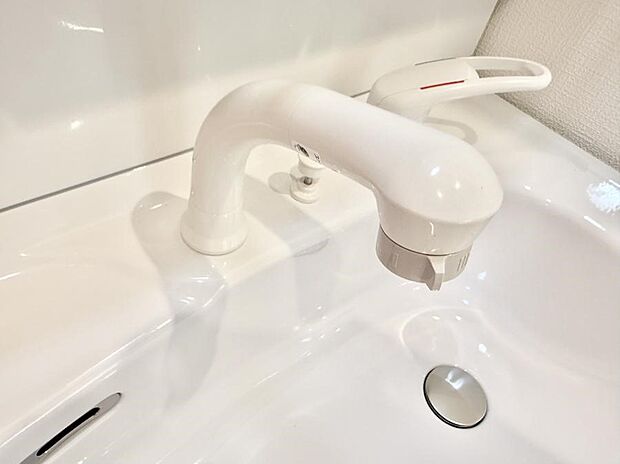 ■手洗いや顔を洗う時も快適に使える便利なシャワー