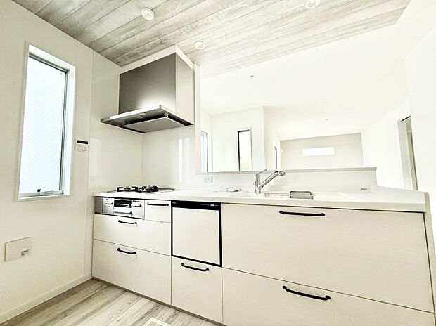 ■シンプルで機能的、毎日使いやすいキッチン