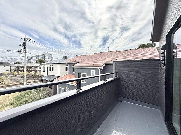 ■ 季節の移ろいを感じられる開放的な空間です