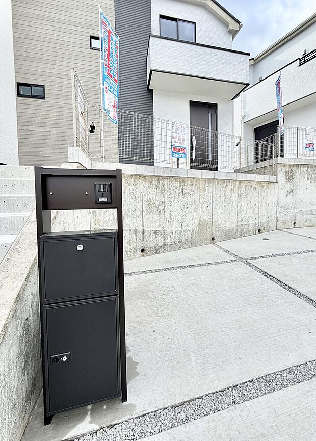 ■ シンプルで美しく、住まいの第一印象を彩る玄関です