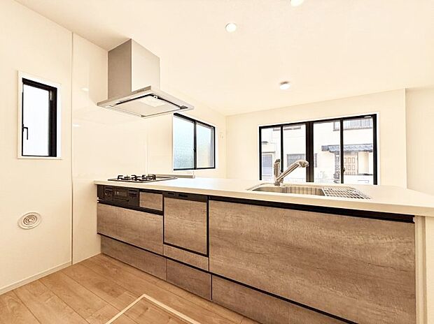 ■シンプルで機能的、毎日使いやすいキッチン