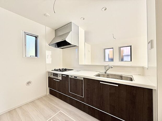 ■シンプルで機能的、毎日使いやすいキッチン