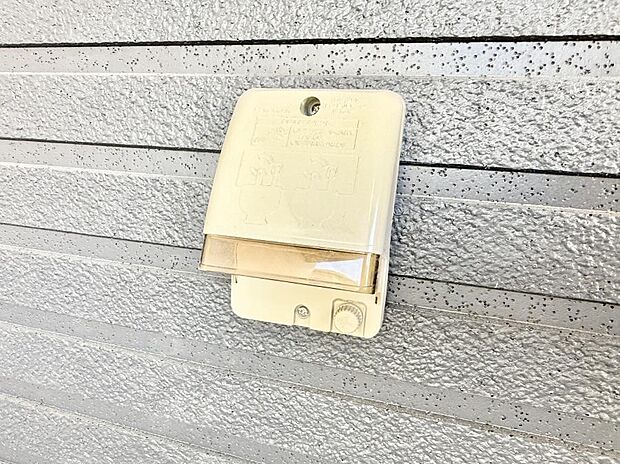 ■屋外に電源コンセントがあれば、高圧洗浄機で窓や外壁を掃除するなど便利です。