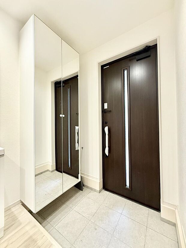 ■ 毎日を気持ちよく迎える、明るく温もりのある玄関