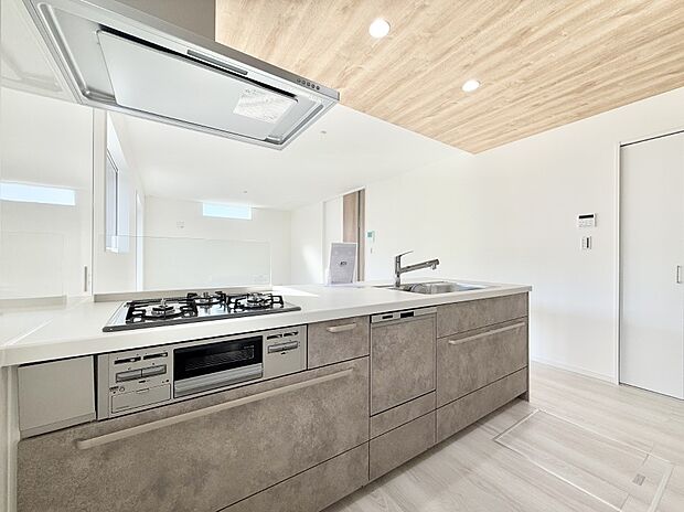 ■家族の絆を深める、温もりのあるキッチン