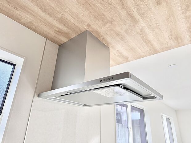 ■調理時の蒸気や匂いが換気扇に誘導され、効率的に排煙ができます。