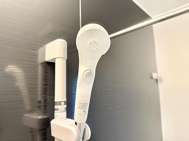 ■手元で簡単に止水できるため、水の無駄遣いを減らすことができます。