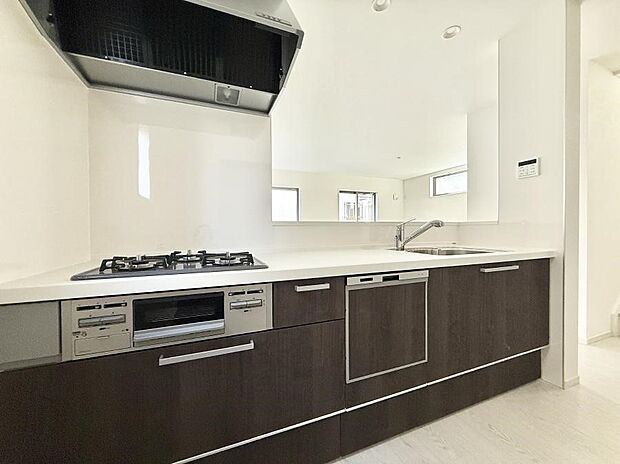 ■シンプルで機能的、毎日使いやすいキッチン