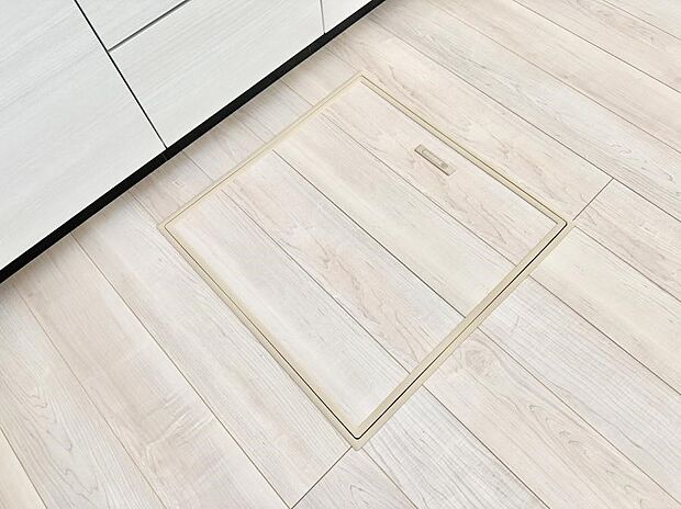 ■季節物など簡単に収納でき便利