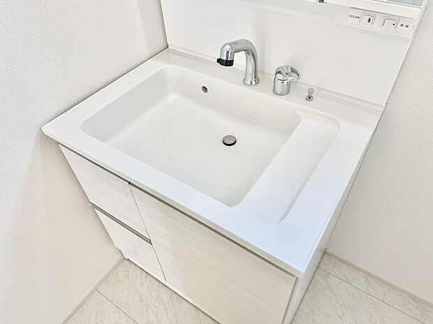 ■手洗いや顔を洗う時も快適に使える便利なシャワー