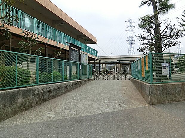 幼稚園・保育園 400m 秦野市立西幼稚園