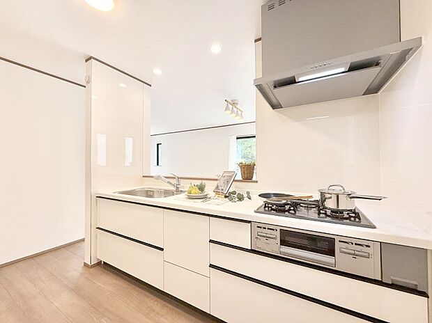 ■シンプルで機能的、毎日使いやすいキッチン