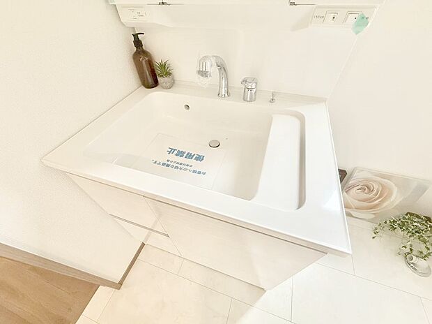 ■手洗いや顔を洗う時も快適に使える便利なシャワー