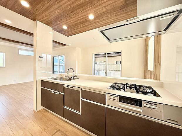 ■家族の絆を深める、温もりのあるキッチン