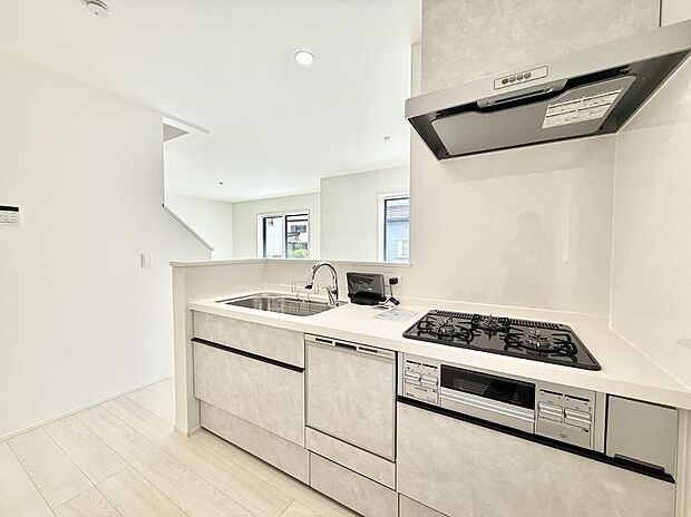 ■シンプルで機能的、毎日使いやすいキッチン