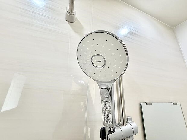 ■手元で簡単に止水できるため、水の無駄遣いを減らすことができます。