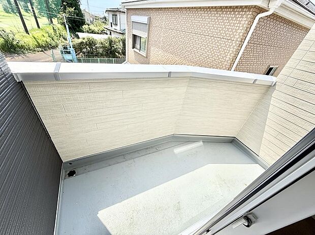 ■ 季節の移ろいを感じられる開放的な空間です