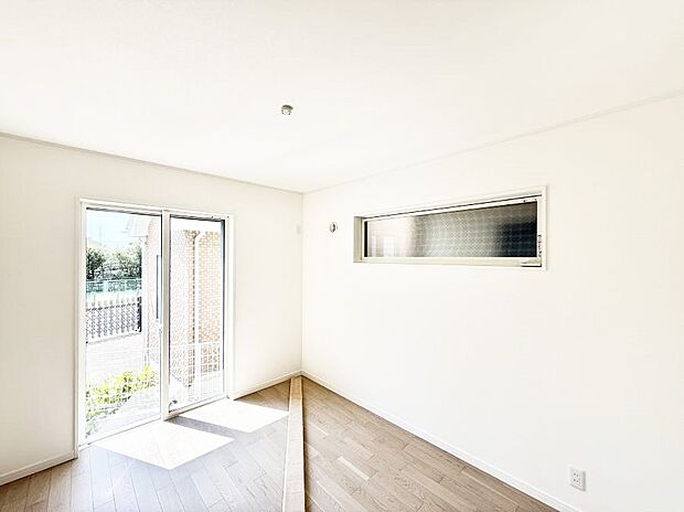 1号棟 ■落ち着いた色合いのお部屋で穏やかな時間を楽しめます