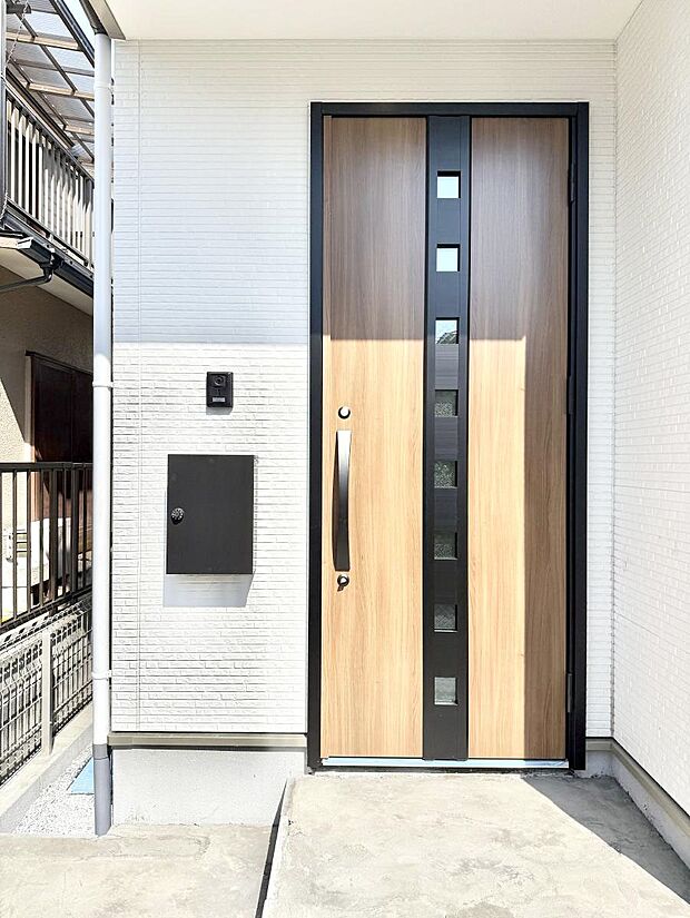 ■ 家族とゲストをやさしく迎える、心温まる玄関