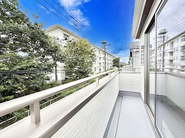 ■ 季節の移ろいを感じられる開放的な空間です