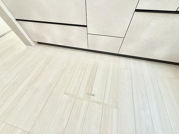 ■季節物など簡単に収納でき便利