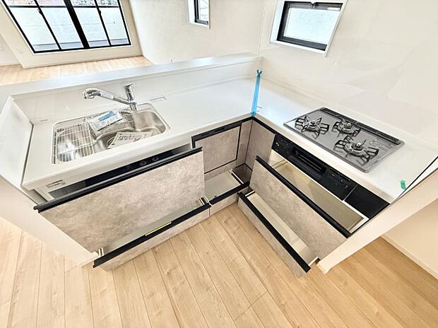 ■家族の絆を深める、温もりのあるキッチン