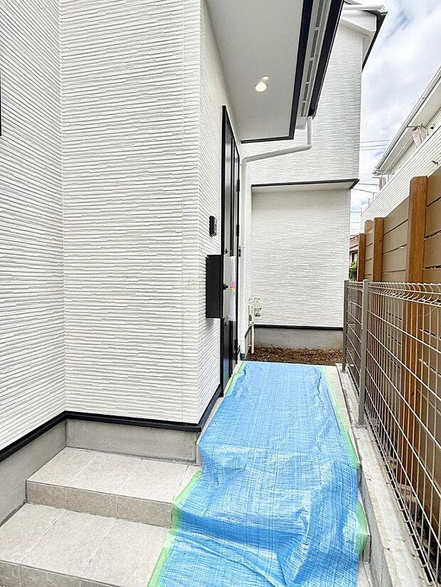 ■ シンプルで美しく、住まいの第一印象を彩る玄関です